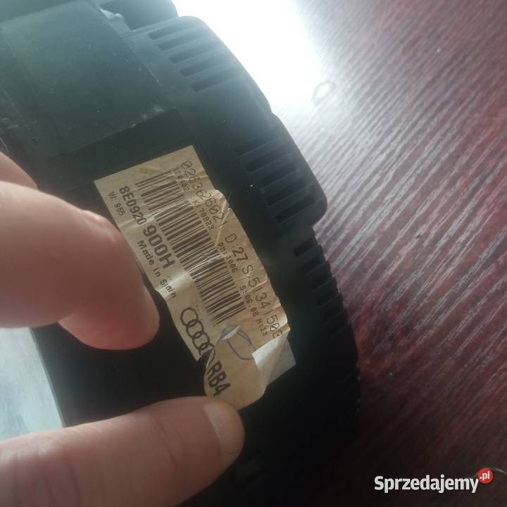 Licznik audi a4b6 8EO920 900H RB4 Szczecin