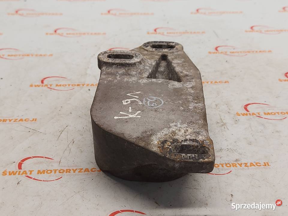 AUDI A4 B7 20 TDI 07r łapa silnika 8E0199335N Silniki i osprzęt Kielce