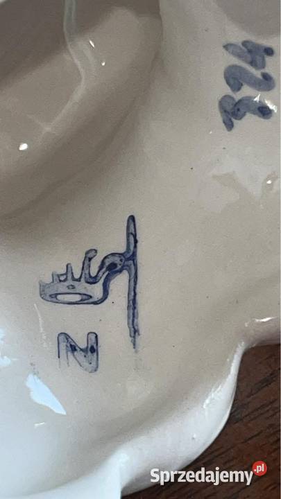 Figurka Cherubin z kwiatkami Capo di Monte Gdańsk