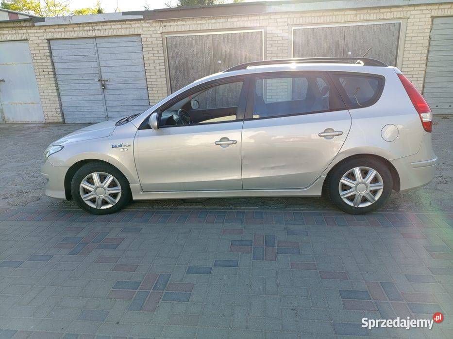 Hyundai i30 16 crdi 116 2010 opłaty na i30 Motoryzacja Tarnobrzeg