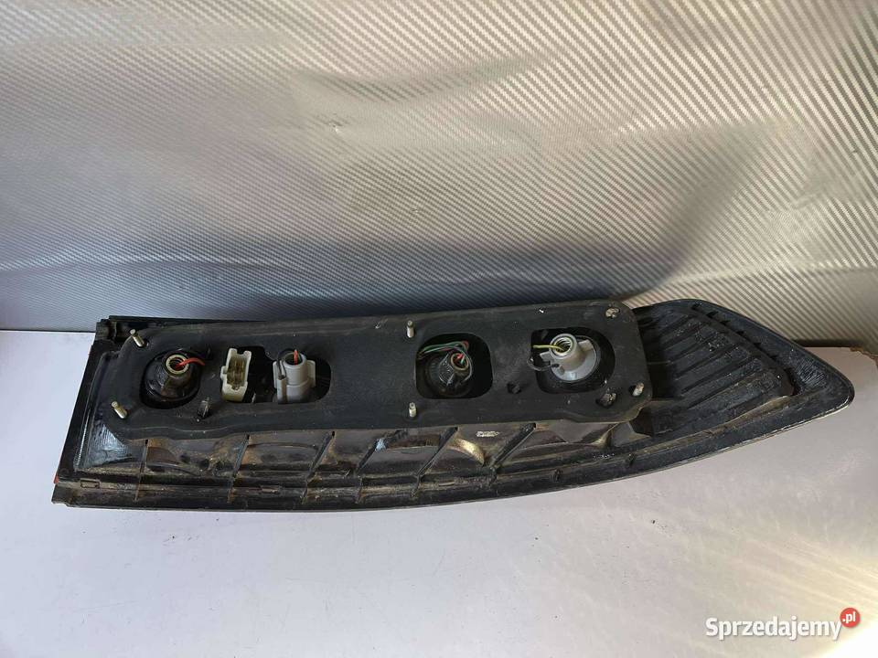 MAZDA 323F LEWA LAMPA LAMPA TYŁ wielkopolskie Ostroróg sprzedam