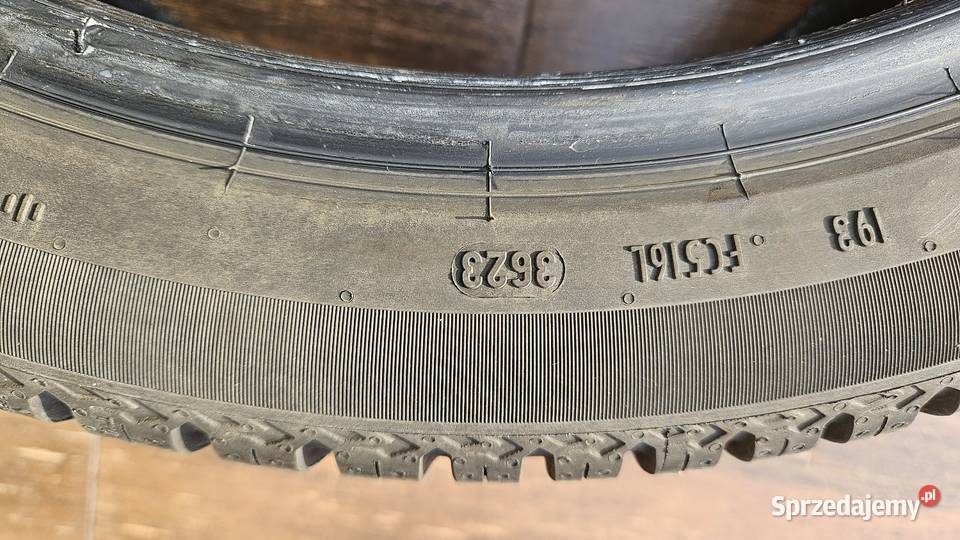 Opony całoroczne 235 40 R19 Pirelli Cinturato