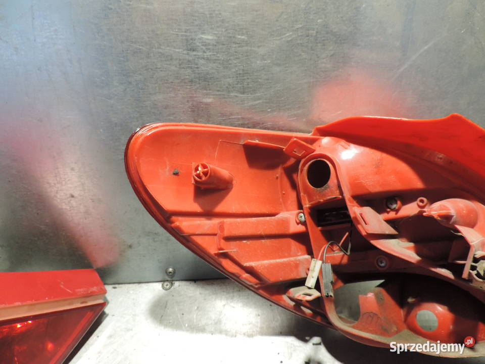 PEUGEOT 207 HB LIFT LAMPA PRAWA TYLNA PRAWY TYŁ Części samochodowe