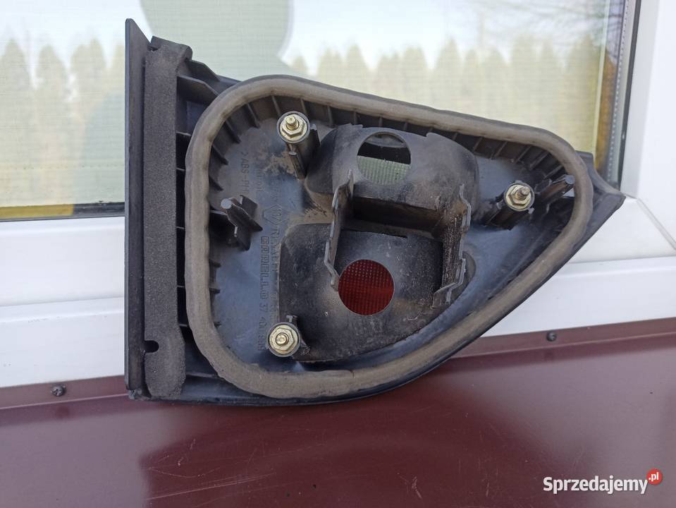 Renault Megane I 1 sedan lampa tył tylna prawa w Lampy tylne Sieradz