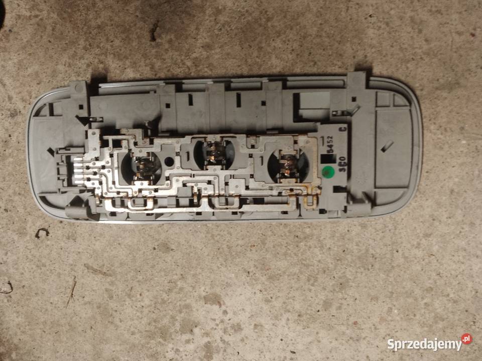 Lampka wewnętrzna golf 5 Motoryzacja Piotrków Trybunalski sprzedam