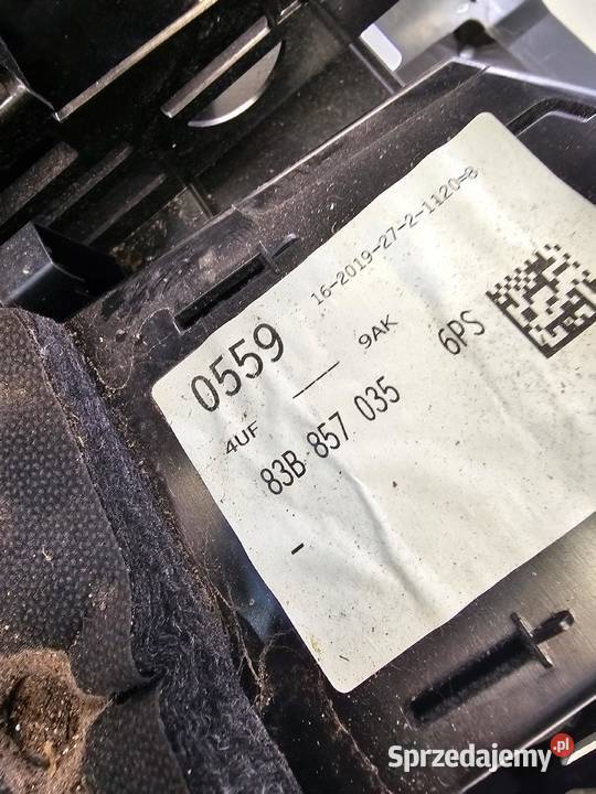 SCHOWEK PASAŻERA AUDI Q3 F3 83A 83B857035 osobowe Wyposażenie wnętrza sprzedam