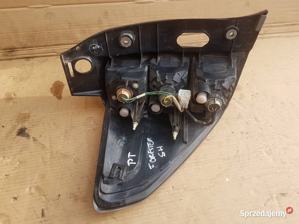 Subaru Forester 3 SH kompletna lampa tylna Legnica