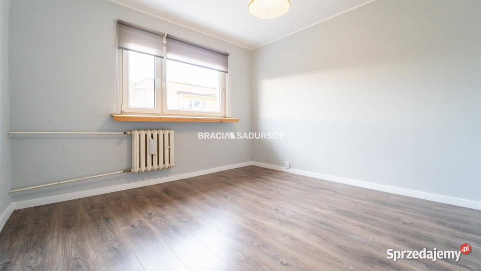 sprzedaży mieszkania 527m2 3 pokoje Kraków wielka płyta