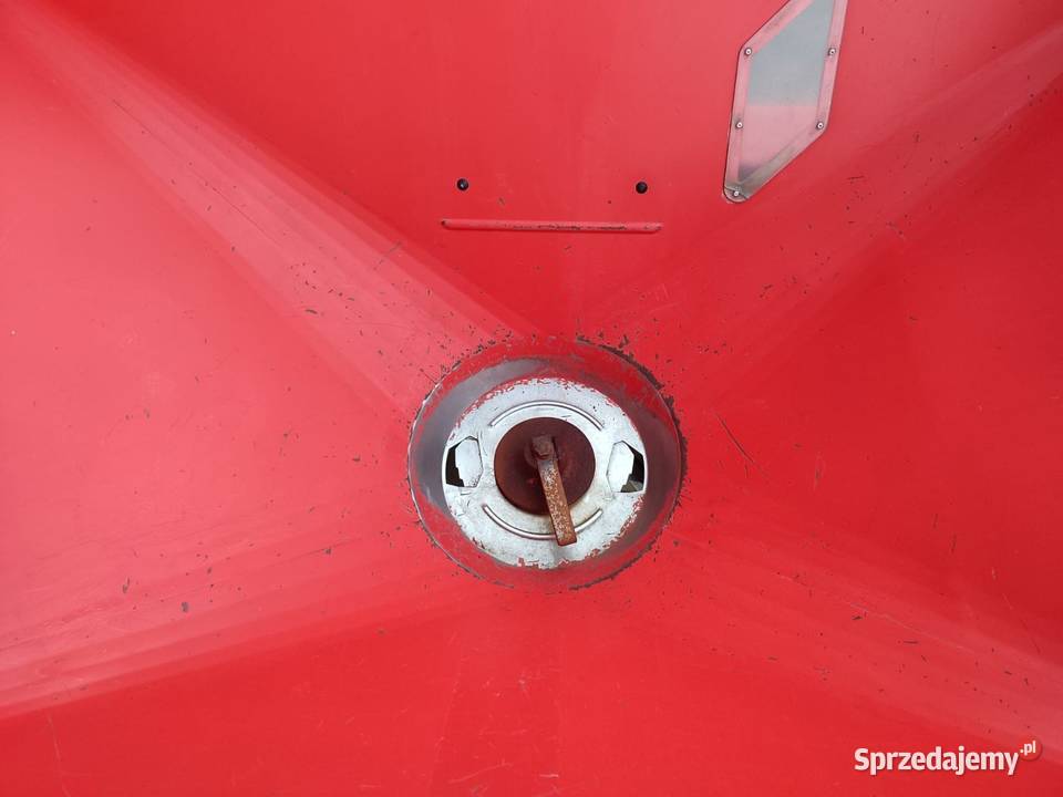 Rozsiewacz RAUCH MDS 932 D 900l nadstawka 400 l wielkopolskie Przemęt