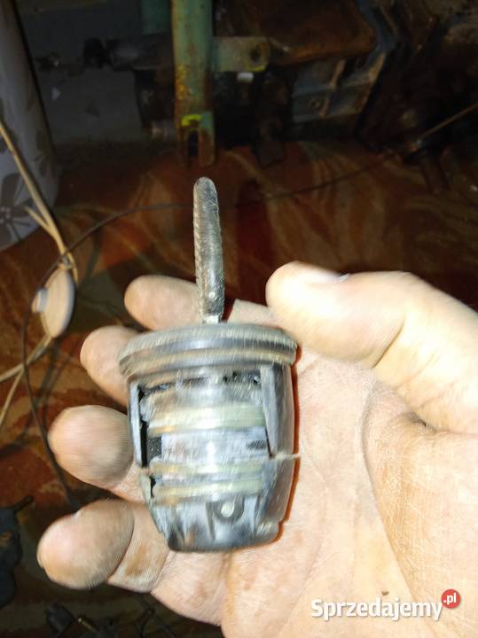 Gaźnik Fiat 126p korek wlewu Elegant zderzaka osobowe Elbląg