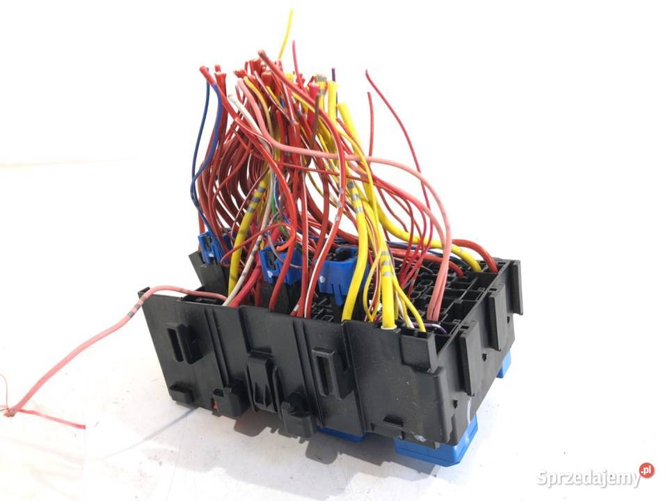 SKRZYNKA BEZPIECZNIKÓW RENAULT CLIO V 243805499R