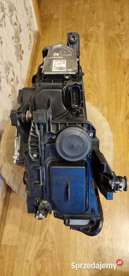 Lampa przednia VW Passat b8 PRAWA KOMPLETNA osobowe Gliwice