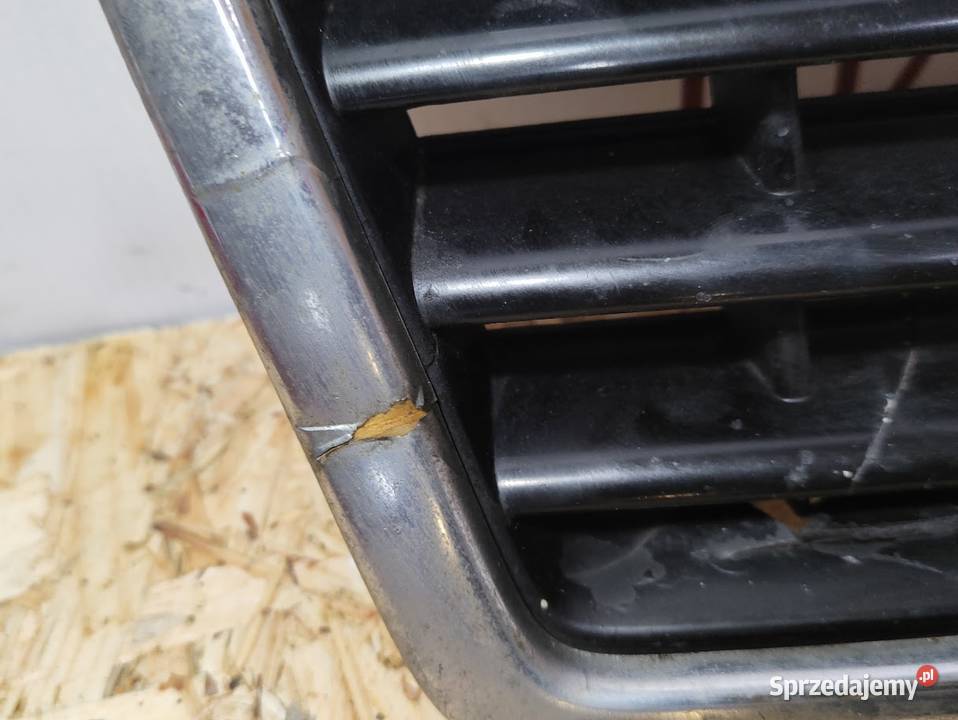 Grill Atrapa Audi A8 D2 Lift 2001 Uszkodzony osobowe Pleszew