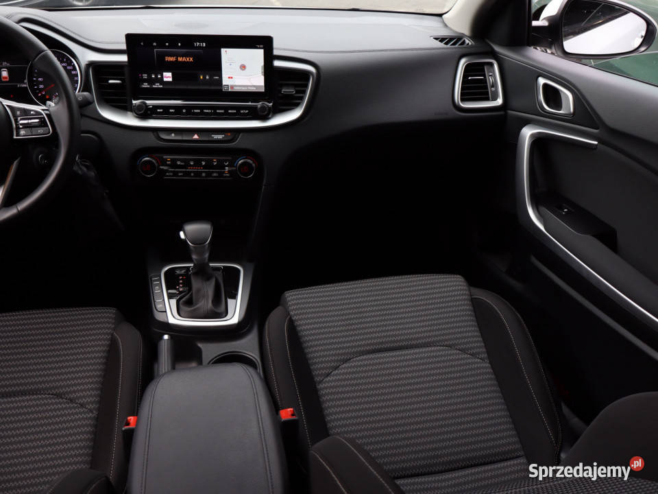 Kia Ceed 15 TGDI wielofunkcyjna kierownica