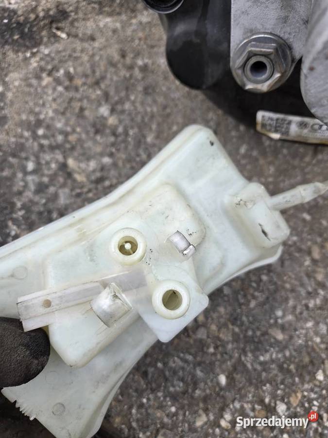 Serwo Audi A6 C6 4F0612 105N mazowieckie Łagów