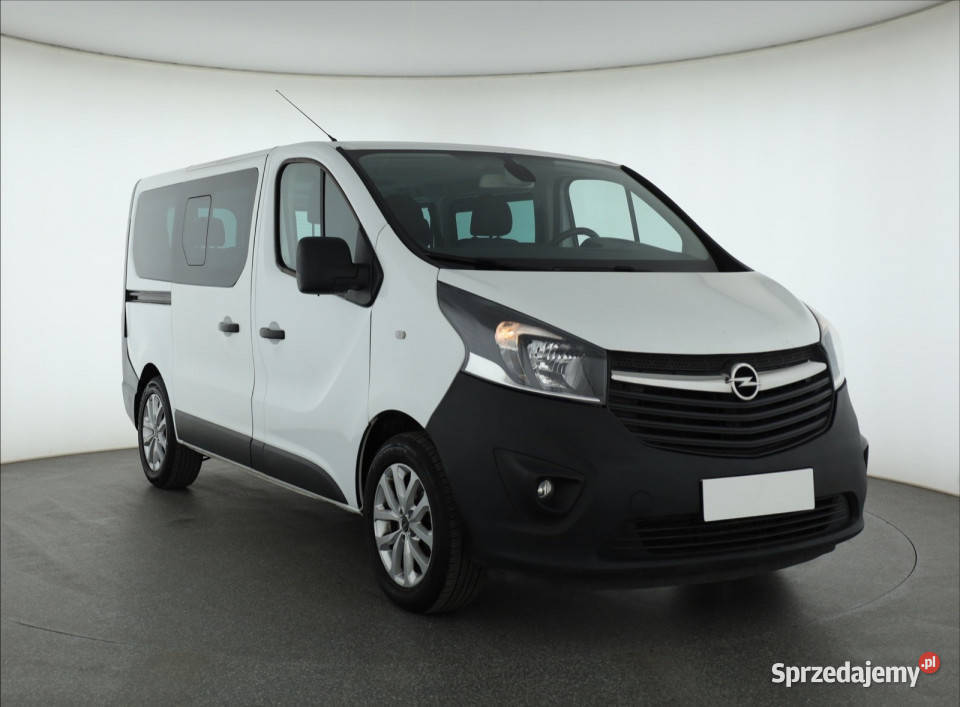 Opel Vivaro 16 BiCDTI nieuszkodzony Piaseczno sprzedam