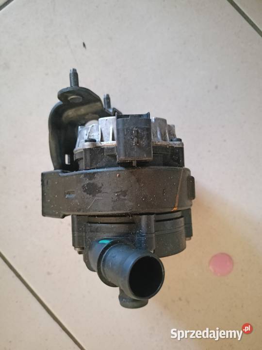 Dodatkowa pompa wody renault 210118431R Wierzchowiny sprzedam