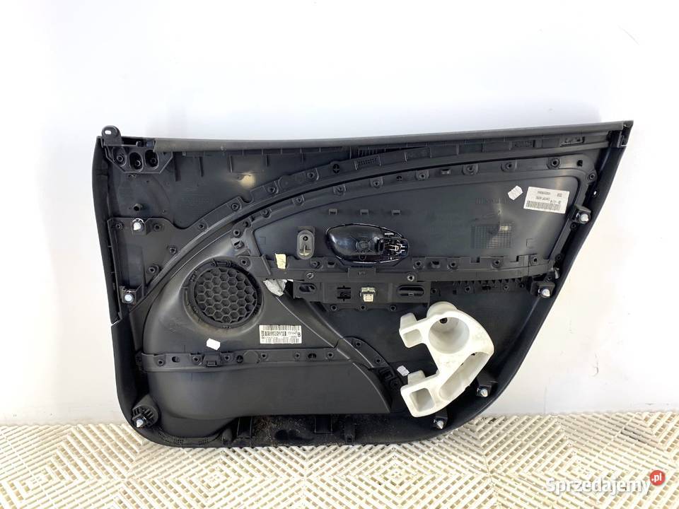 BOCZEK DRZWI LEWY PRZÓD RENAULT MEGANE III Kombi