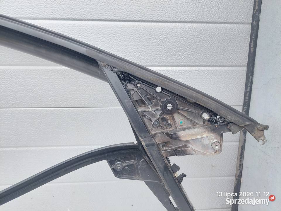 AUDI A8 D3 42 TDI 0510 RAMKA SZYBY DRZWI PRAWA Włoszczowa