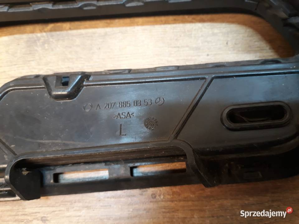 MERCEDES W207 AMG KRATKA LEWA ZDERZAKA PRZÓD Międzychód sprzedam
