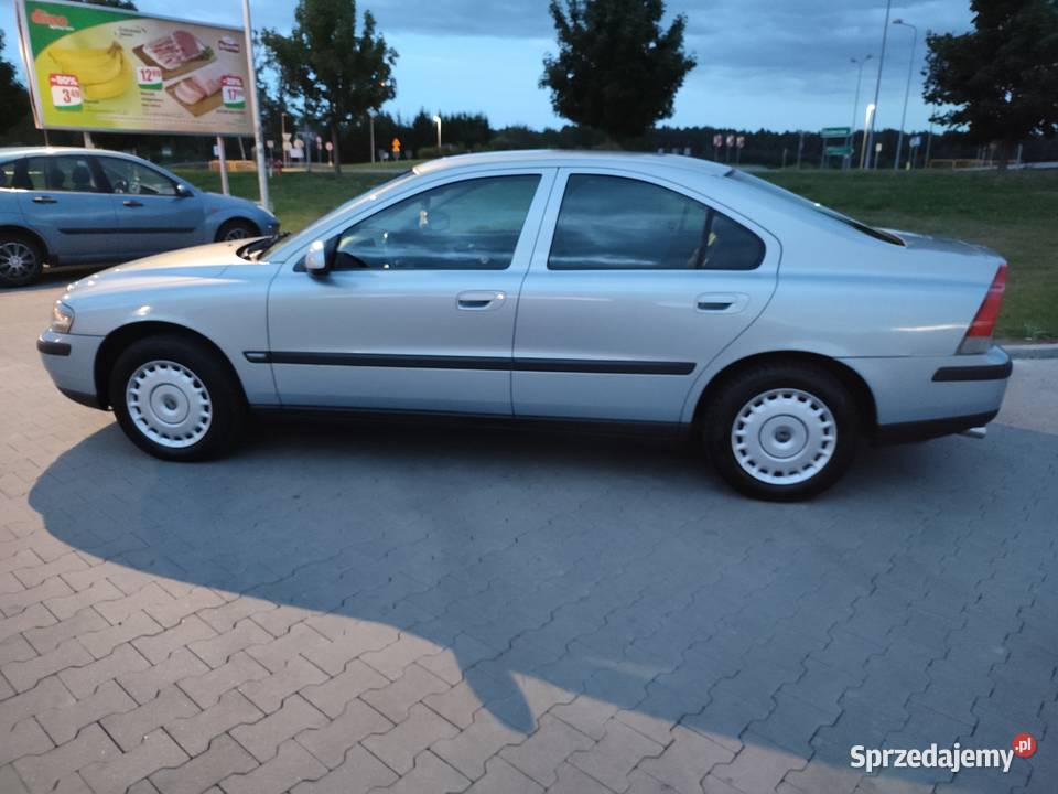 Volvo S60 nieuszkodzony
