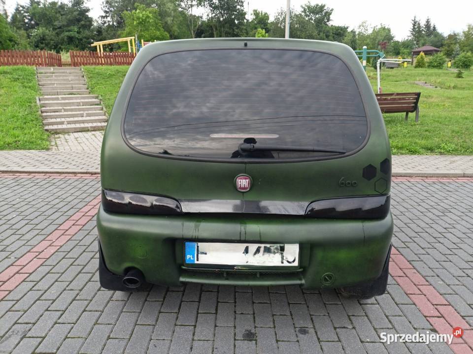sprzedam samochód widoczny na zdjęciu Zawiercie