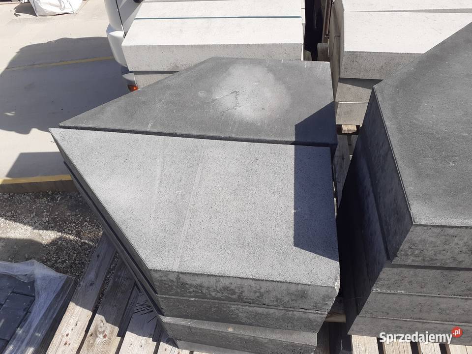 Stopień Venetto Betonowy skośny 45x90 grafit II Wielogóra