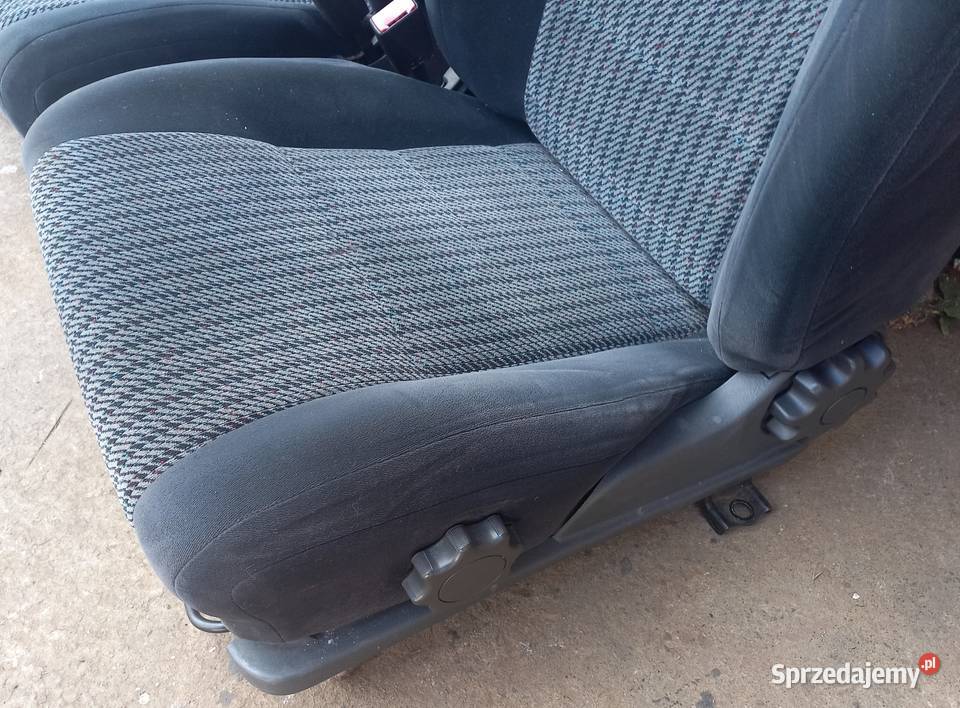 TOYOTA CARINA E 9297 FOTEL FOTELE KOMPLET WELUR Tarnów sprzedam