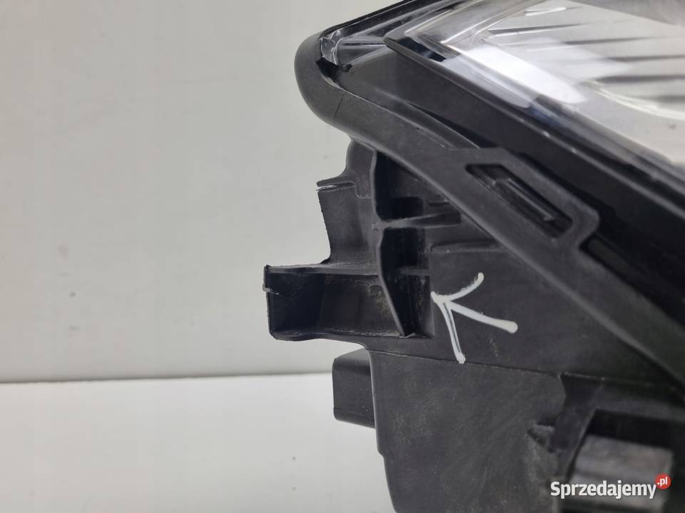 Volvo XC60 II LIFT 21 PRZEDNIA LAMPA PRAWA prawy Lampy przednie Chełm