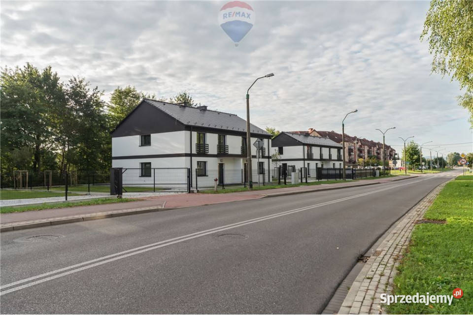 Nowy ekonomiczny dom w zabudowie bliźniaczej sieć małopolskie