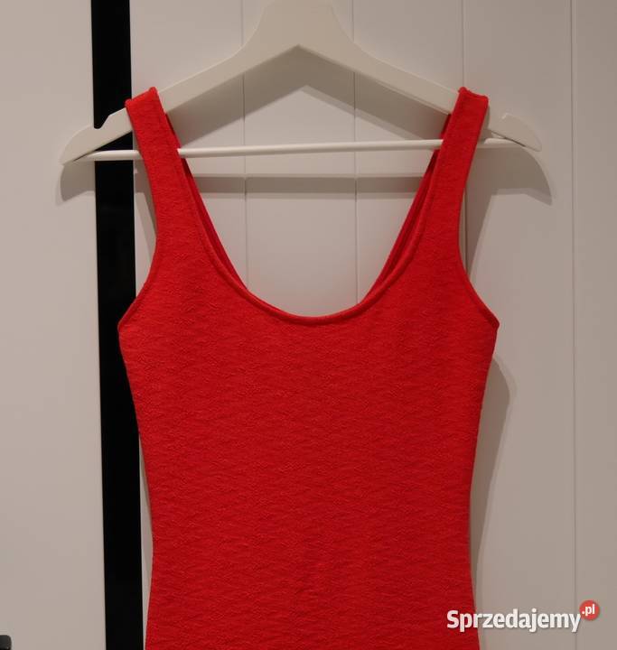 Bershka śliczna czerwona dopasowana sukienka 36