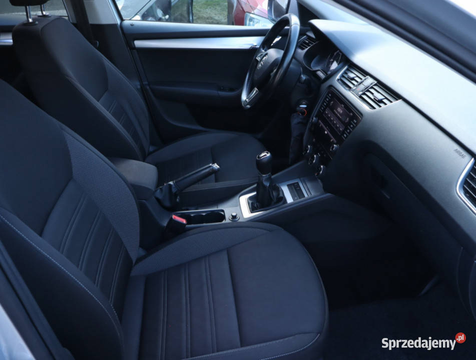 Skoda Octavia 14 TSI srebrny mazowieckie Piaseczno