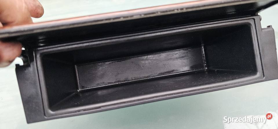 Schowek pod radio mercedes w210