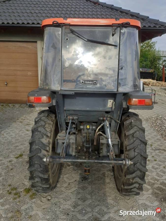 Ciągnik komunalny z tuzem Godziszewo
