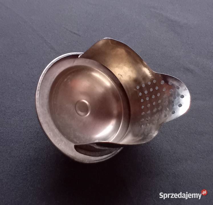 Fajansowy dzbanek z metalową przykrywką Niemcy Koźminek