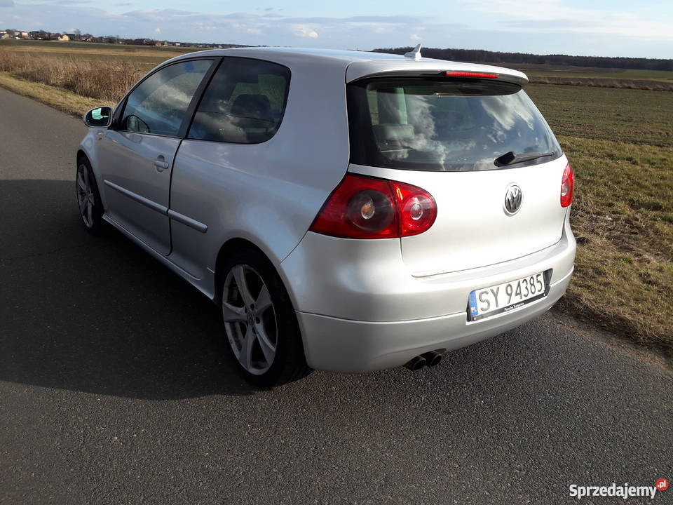 Sliczny Golf 5 rline Skrzydłowice