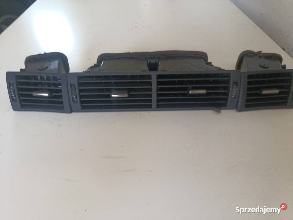 Klapki nawiewu Audi a4b7 Wiśniew sprzedam