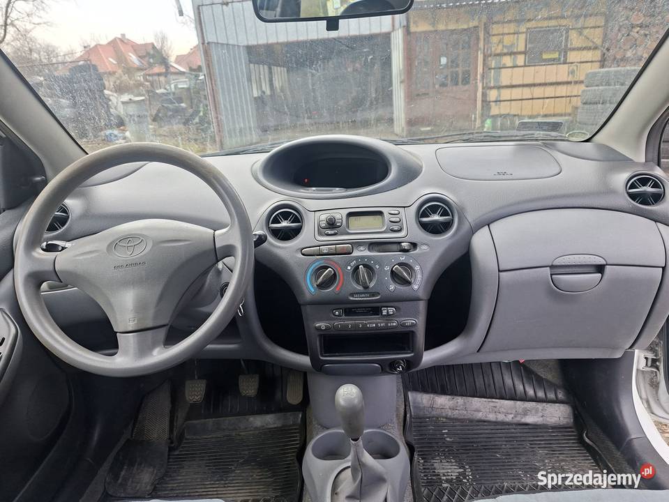 Toyota Yaris BEZ KOROZJI zarejestrowany Przemyśl
