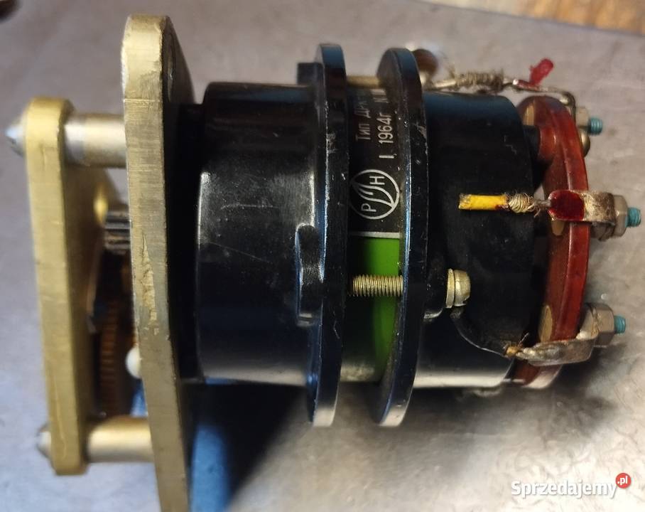 Mały silniczek z przekładnią Elektronika Bielsko-Biała
