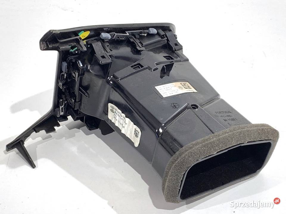 KRATKA NAWIEWU PRZÓD VW TROC 2GA819703 Crossover osobowe Kratki nawiewu sprzedam