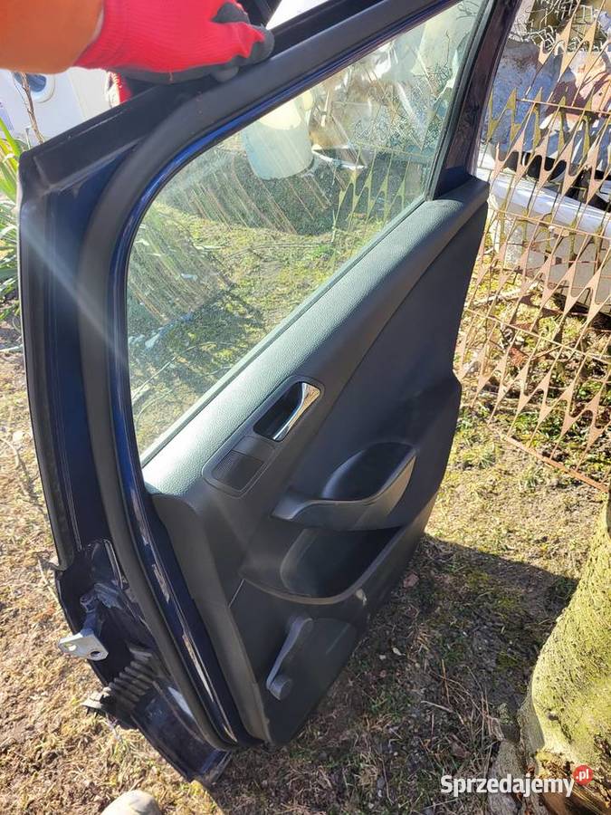 VOLKSWAGEN PASSAT B6 KOMBI Drzwi tylne prawe kod wielkopolskie Chodzież