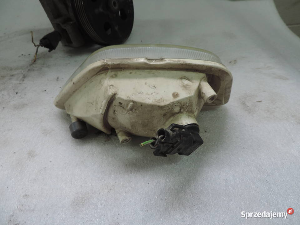 HALOGEN PRAWY FORD FOCUS MK1 LIFT Oświetlenie Części Nowy Sącz