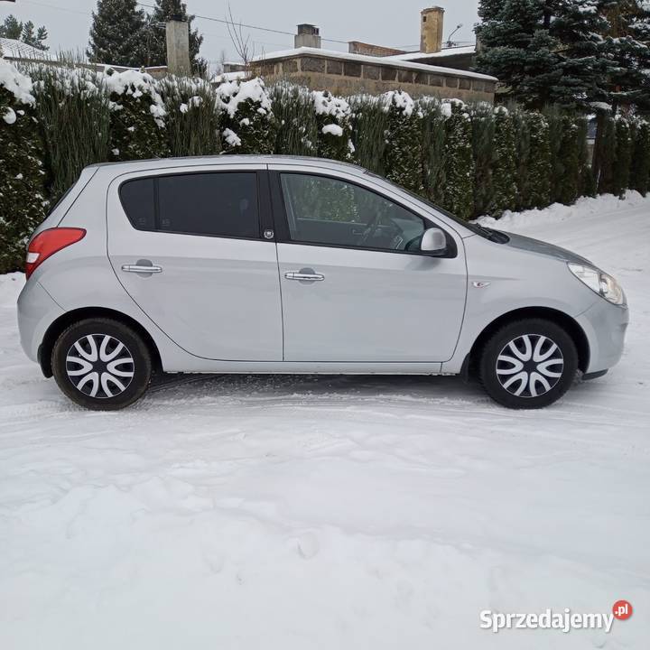 Hyundai i20 12 benzyna sprowadzony 5 drzwiowy Radom sprzedam