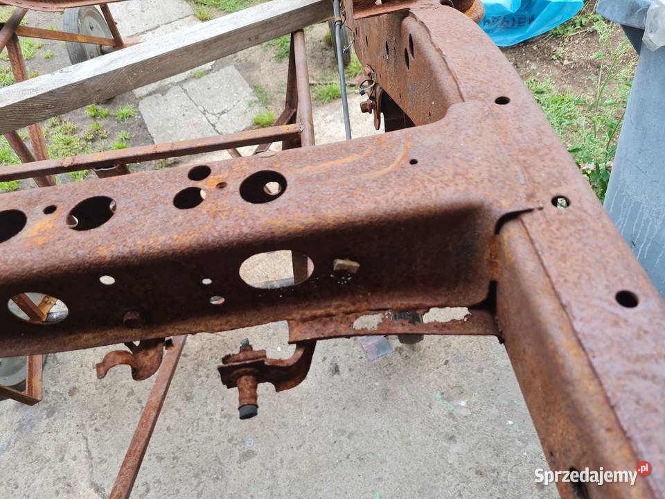 Rama nissan navara d22 Karoseria