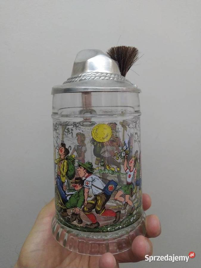 Duży zdobiony kufel z pokrywą cynową kolekcja Kraków