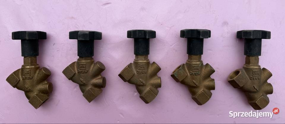 5 zaworów skośnych Oventrop Radom