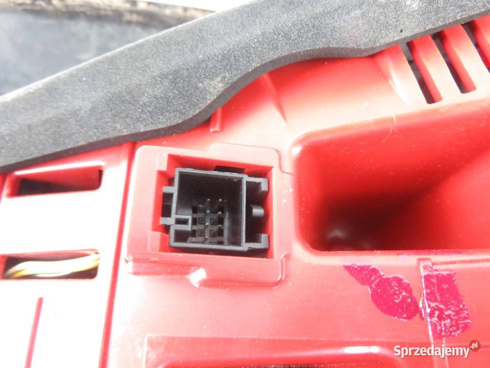 LAMPA LEWA TYLNA MERCEDES CLA coupe C117