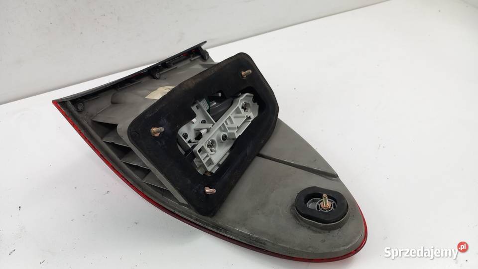 MERCEDES W211 LIFT KOMBI LAMPA TYŁ LEWA osobowe wielkopolskie