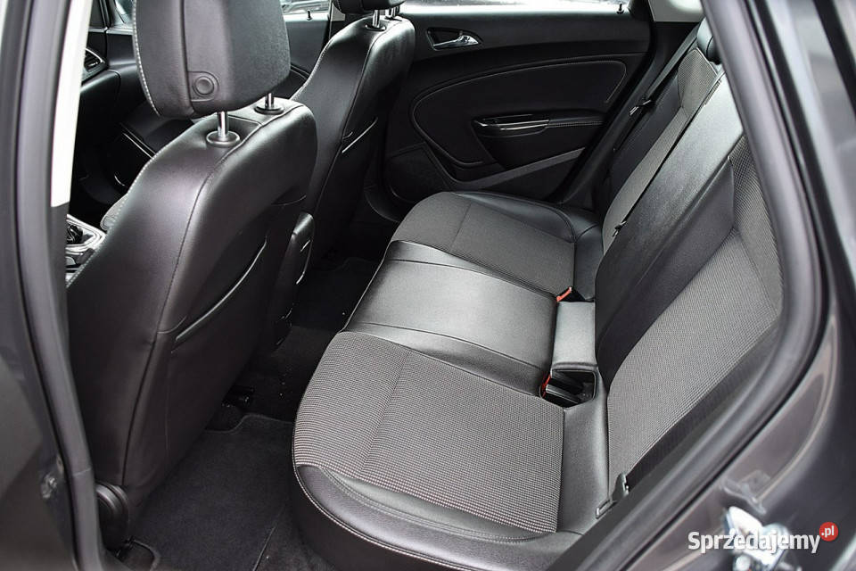 Opel Astra 14T 140 Cosmo Navi Półskóra Gwarancja nawigacja Nowe Kucice