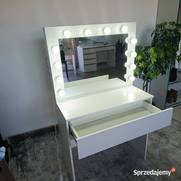 Nowa toaletka kosmetyczna z lustrem i Wieluń sprzedam